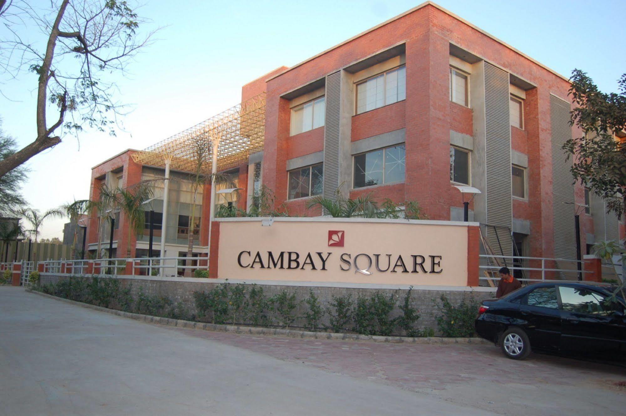 Отель Cambay Sapphire, Гандинагар Экстерьер фото